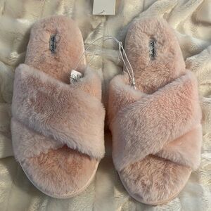 Plush slippers BNWT